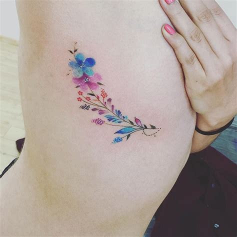 tattoo en la costilla para mujer|10 Tatuajes para las costillas perfectos para mujeres